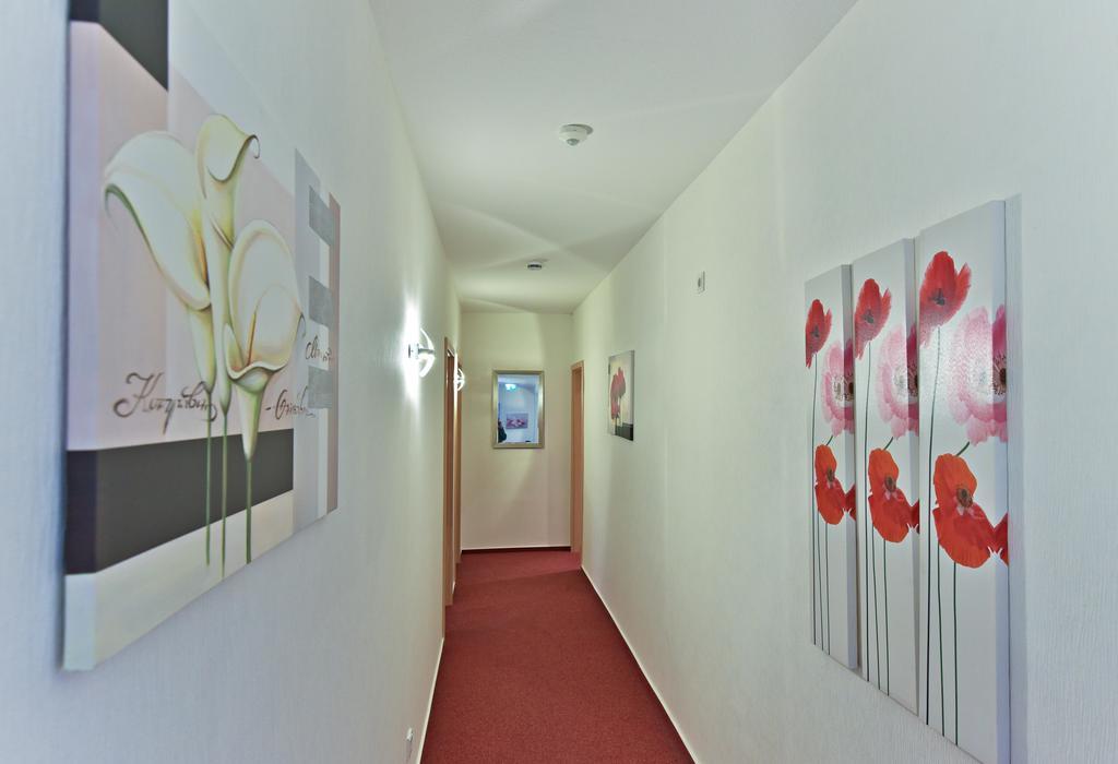 Pension Alt-Finthen Hotel Mainz Room photo